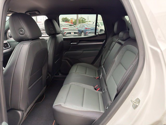 Used 2026 GMC Terrain AT4 AWD/4WD image 17