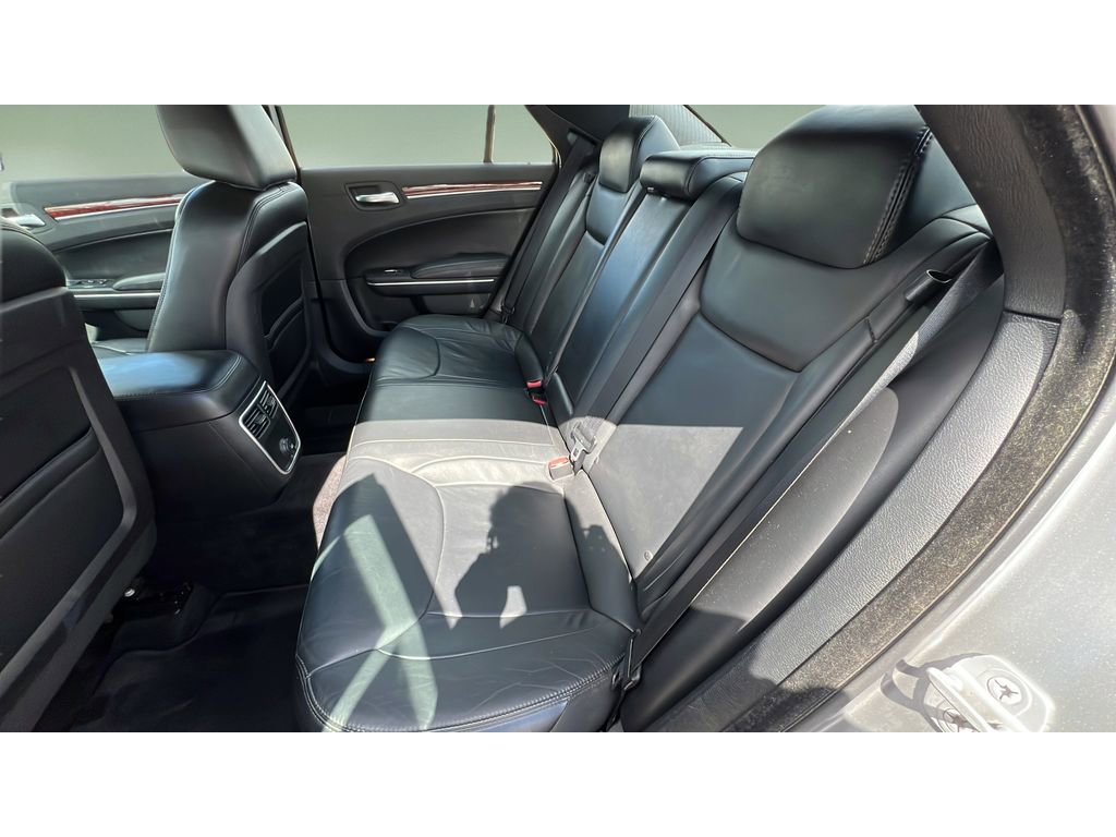 Used 2014 Chrysler 300 image 28