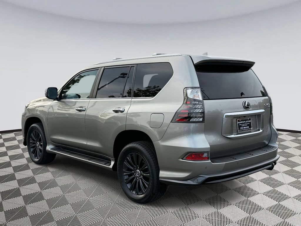 Used 2023 Lexus GX 460 Premium w/ Accessory Package AWD/4WD image 4