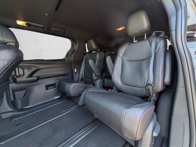 Used 2026 Toyota Sienna XSE AWD/4WD image 18