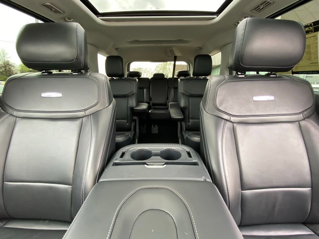 Used 2025 Ford Expedition Platinum AWD/4WD image 32