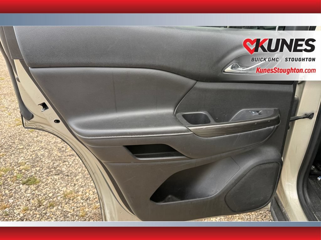 Used 2017 GMC Acadia SLT AWD/4WD image 33