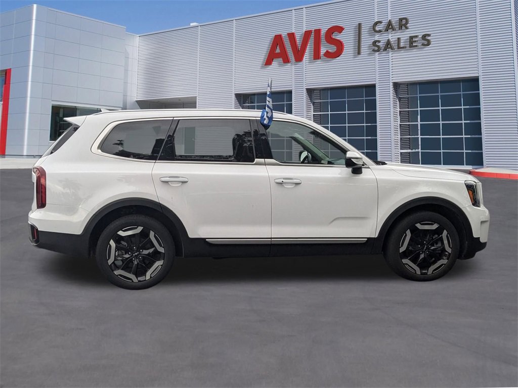 Used 2025 Kia Telluride S image 5
