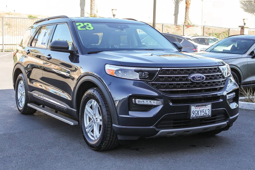 Used 2023 Ford Explorer XLT w/ Equipment Group 202A RWD image 3