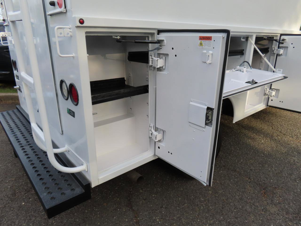 Used 2017 Ford Transit 350 138 DRW w/ Interior Upgrade Package RWD image 21