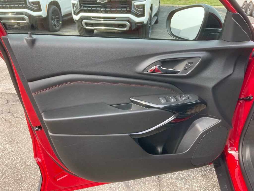 New 2026 Chevrolet Trax RS image 9