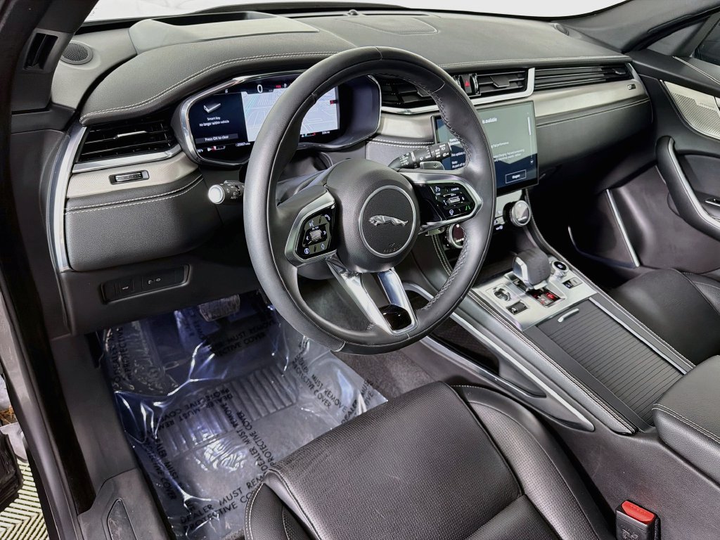 Certified 2026 Jaguar F-PACE R-Dynamic S AWD/4WD image 9