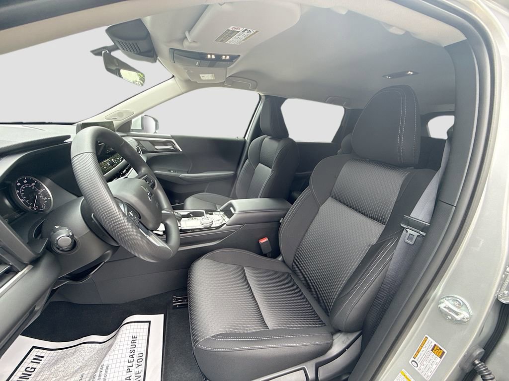 New 2026 Mitsubishi Outlander ES image 21