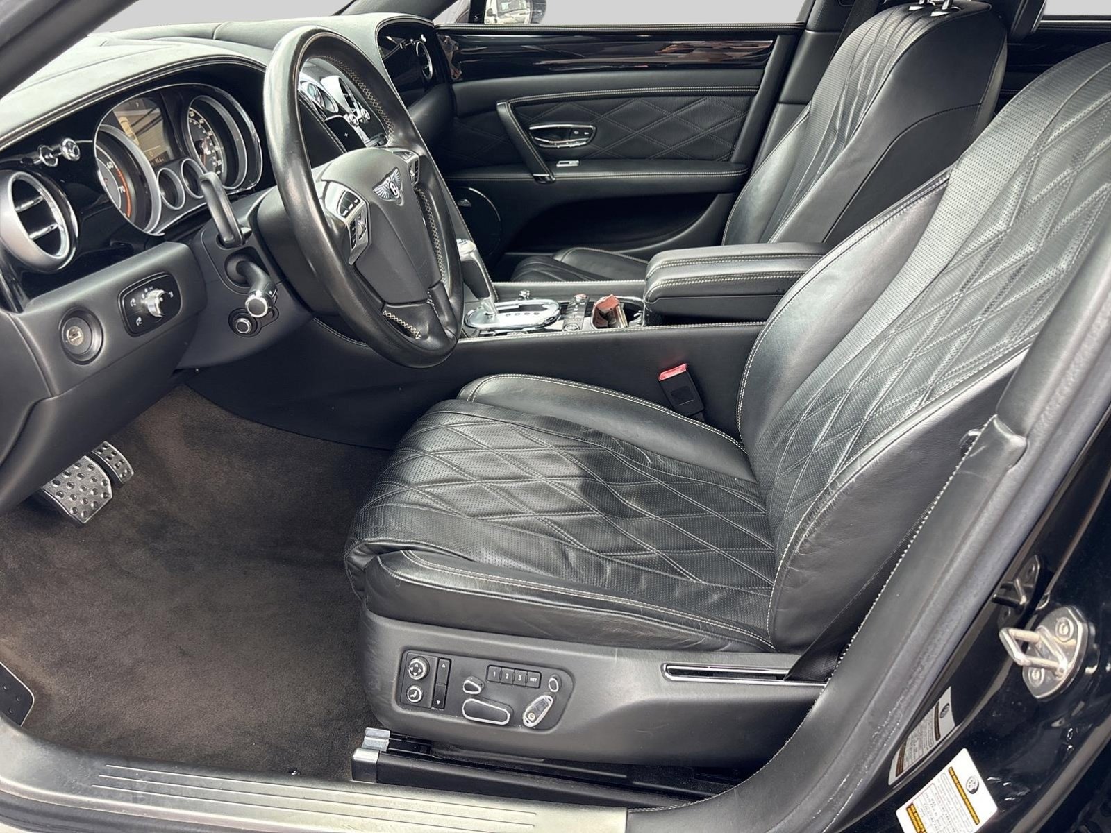 Used 2014 Bentley Flying Spur W12 image 7