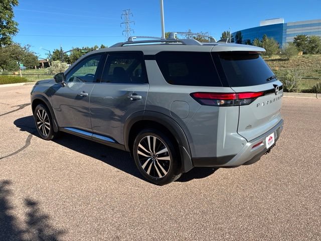 Used 2025 Nissan Pathfinder Platinum AWD/4WD image 5