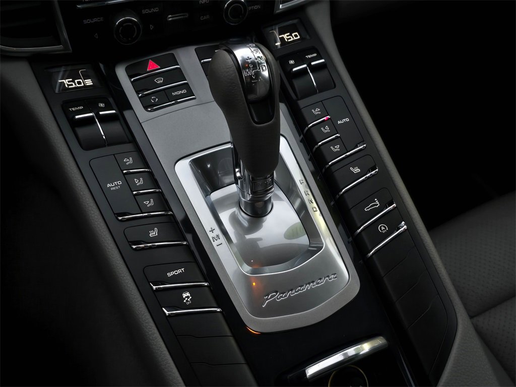 Used 2011 Porsche Panamera 4 image 32