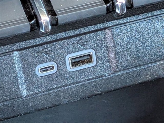 Used 2024 Chevrolet Colorado ZR2 w/ ZR2 Convenience Package III image 23