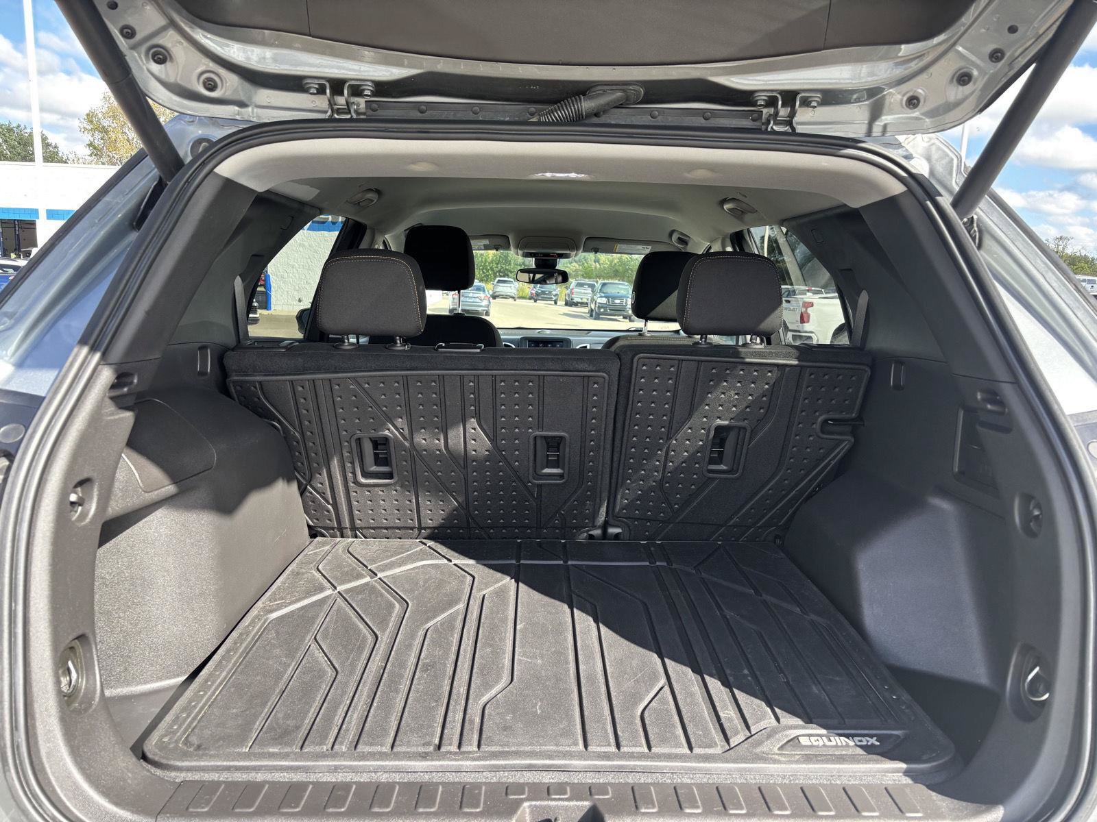 Used 2024 Chevrolet Equinox LT w/ LPO, Floor Liner Package FWD image 11