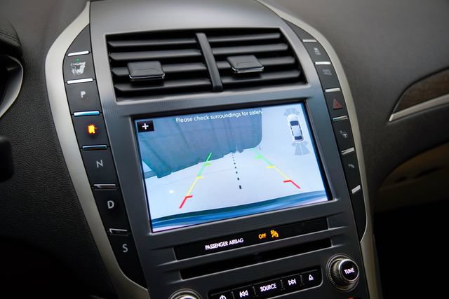 Used 2017 Lincoln MKZ Select w/ Technology Package FWD image 2