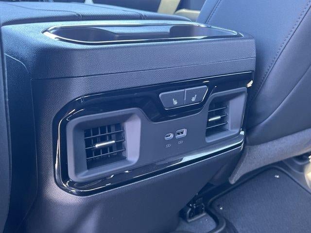 New 2026 GMC Sierra 1500 AT4 w/ Technology Package AWD/4WD image 18
