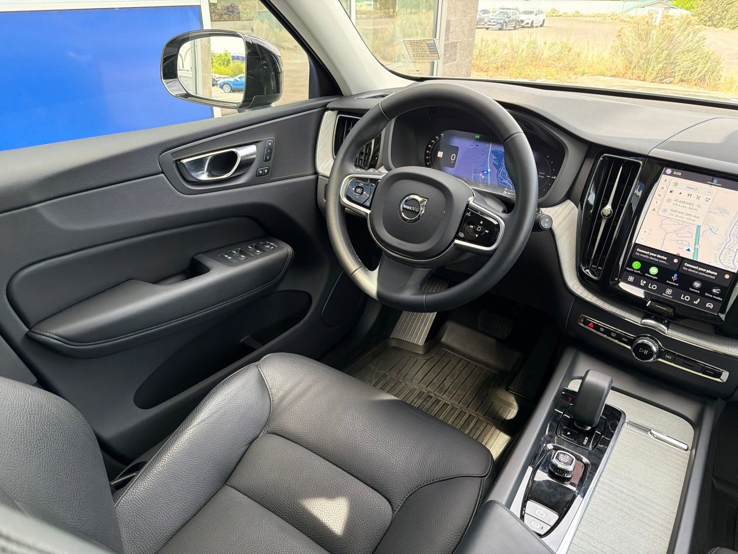 Used 2025 Volvo XC60 T8 Plus w/ Protection Package Premier AWD/4WD image 12