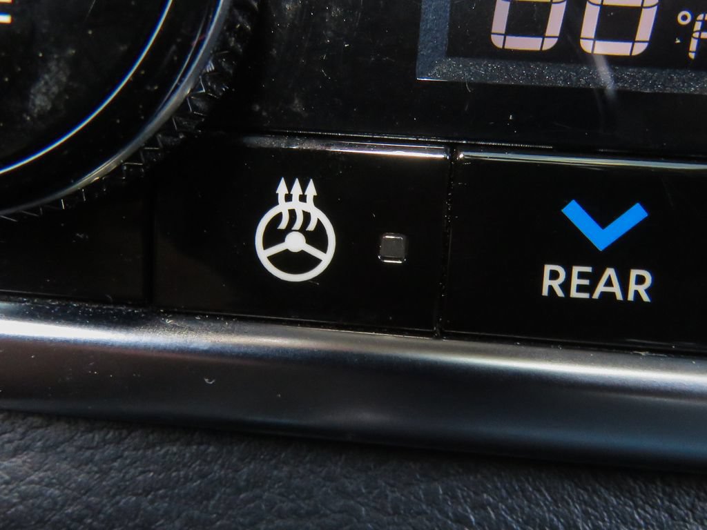 Used 2021 Nissan Rogue SL w/ Premium Package AWD/4WD image 14