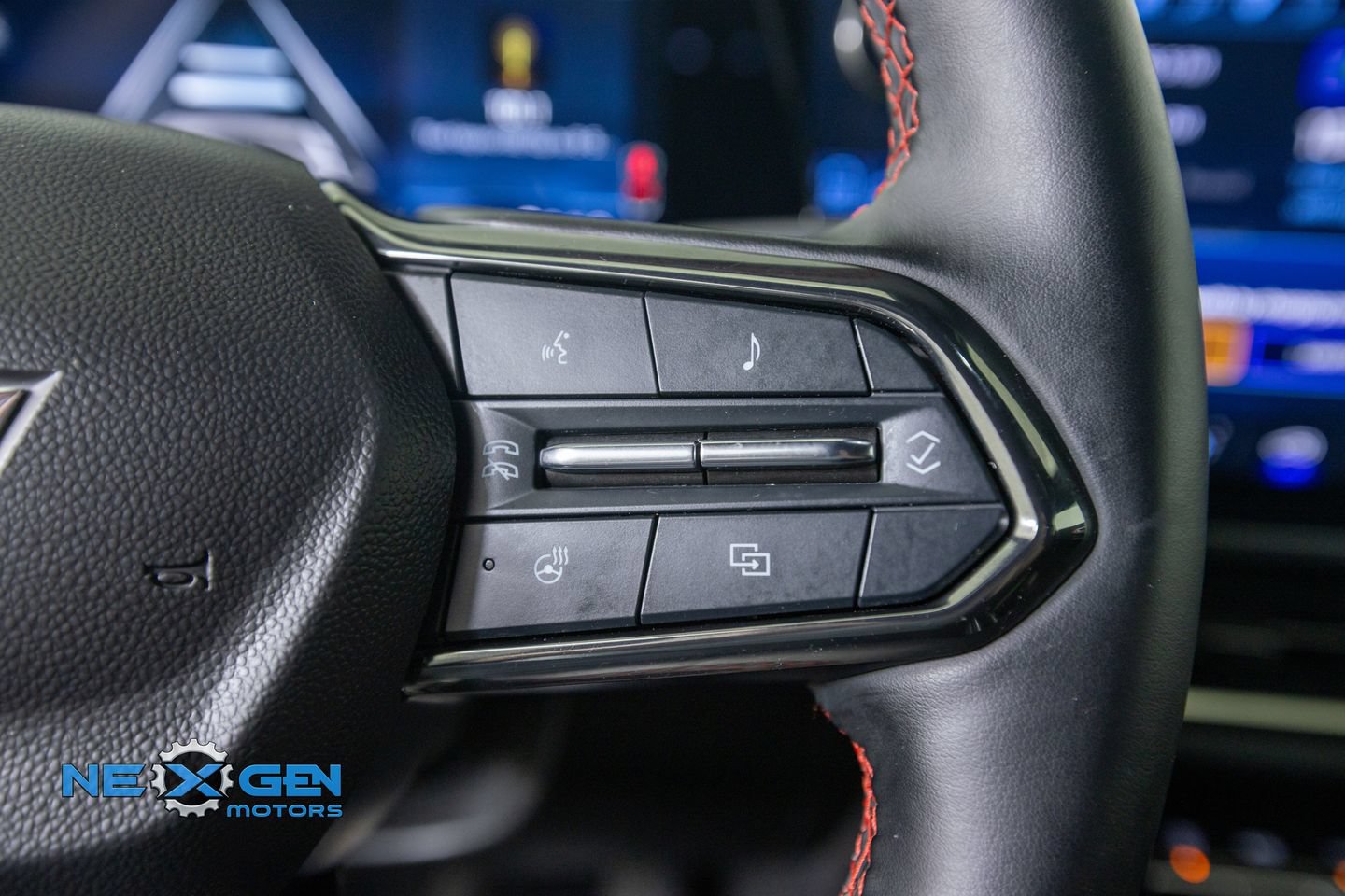 Used 2024 Chevrolet Equinox EV RS FWD image 16