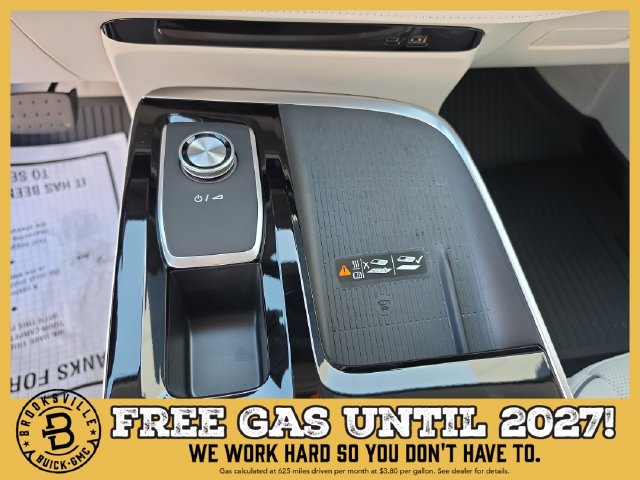 New 2027 Buick Enclave Avenir w/ LPO, Floor Liner Package FWD image 26