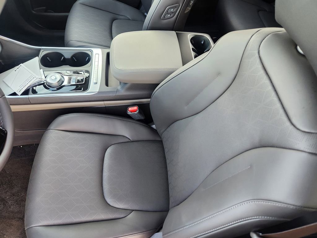 New 2026 Kia Carnival EX image 8