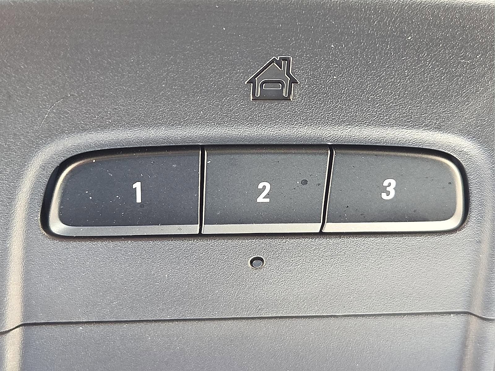 Used 2023 Chevrolet Traverse LT AWD/4WD image 22