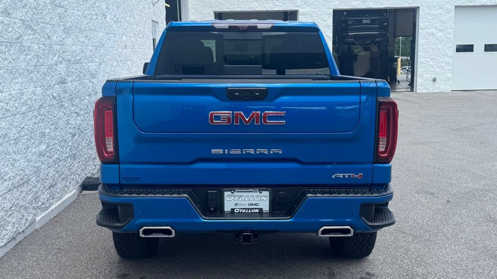 Used 2024 GMC Sierra 1500 AT4 w/ Technology Package AWD/4WD image 4
