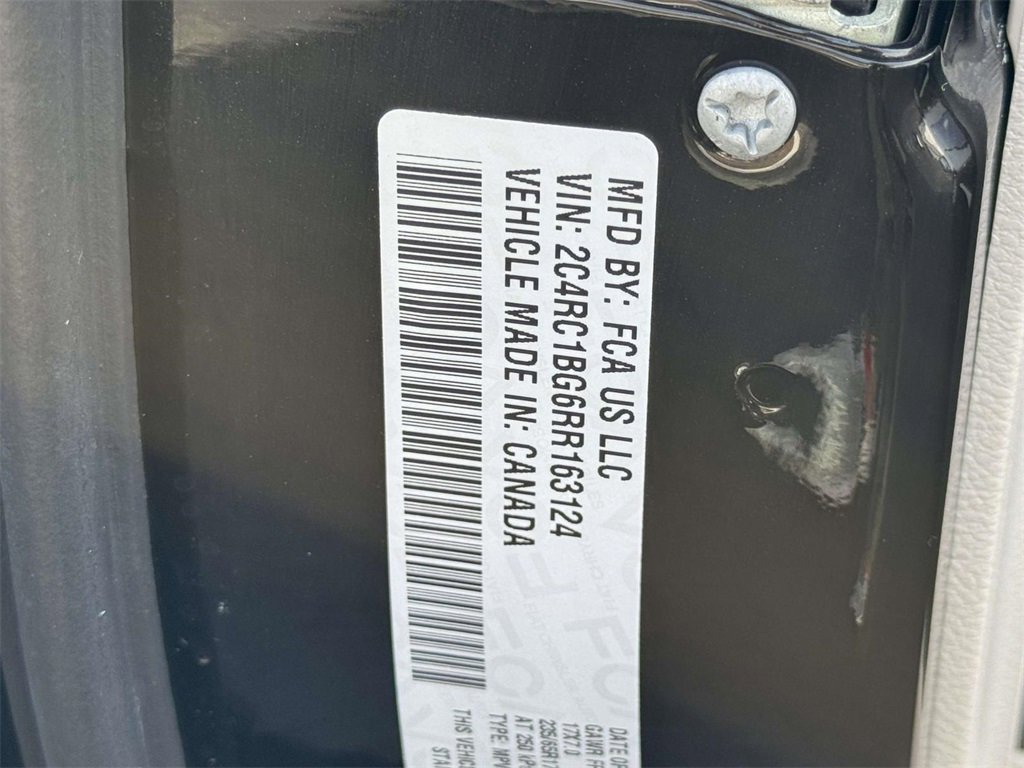 Used 2024 Chrysler Pacifica Touring-L image 27