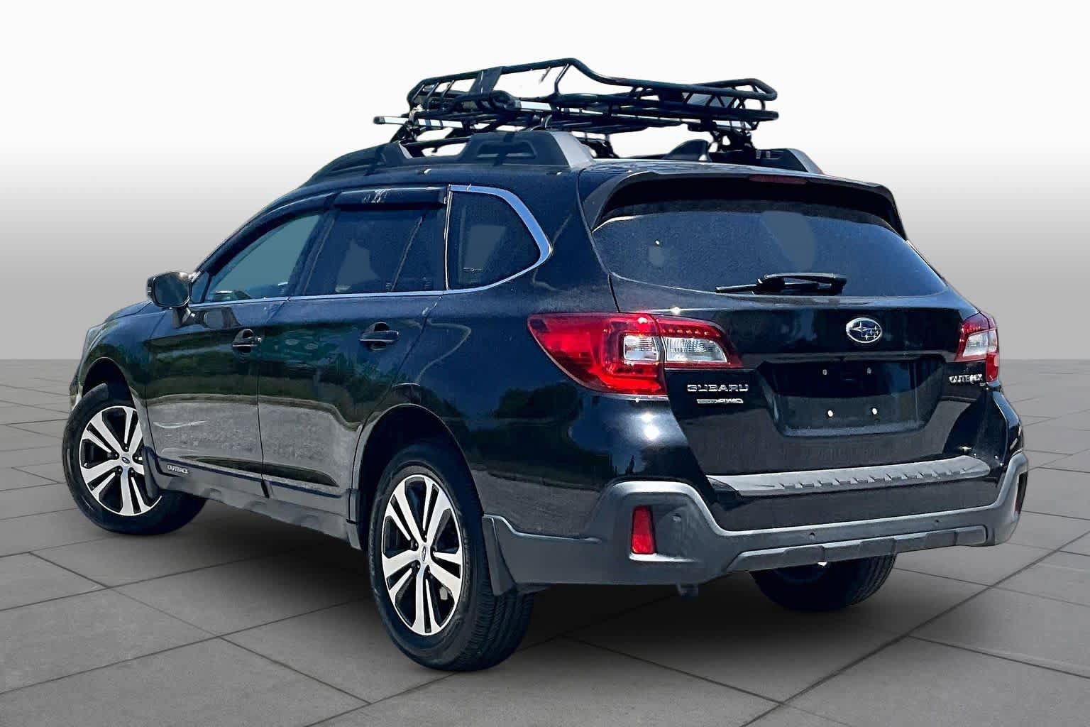 Used 2018 Subaru Outback 2.5i Limited AWD/4WD image 12