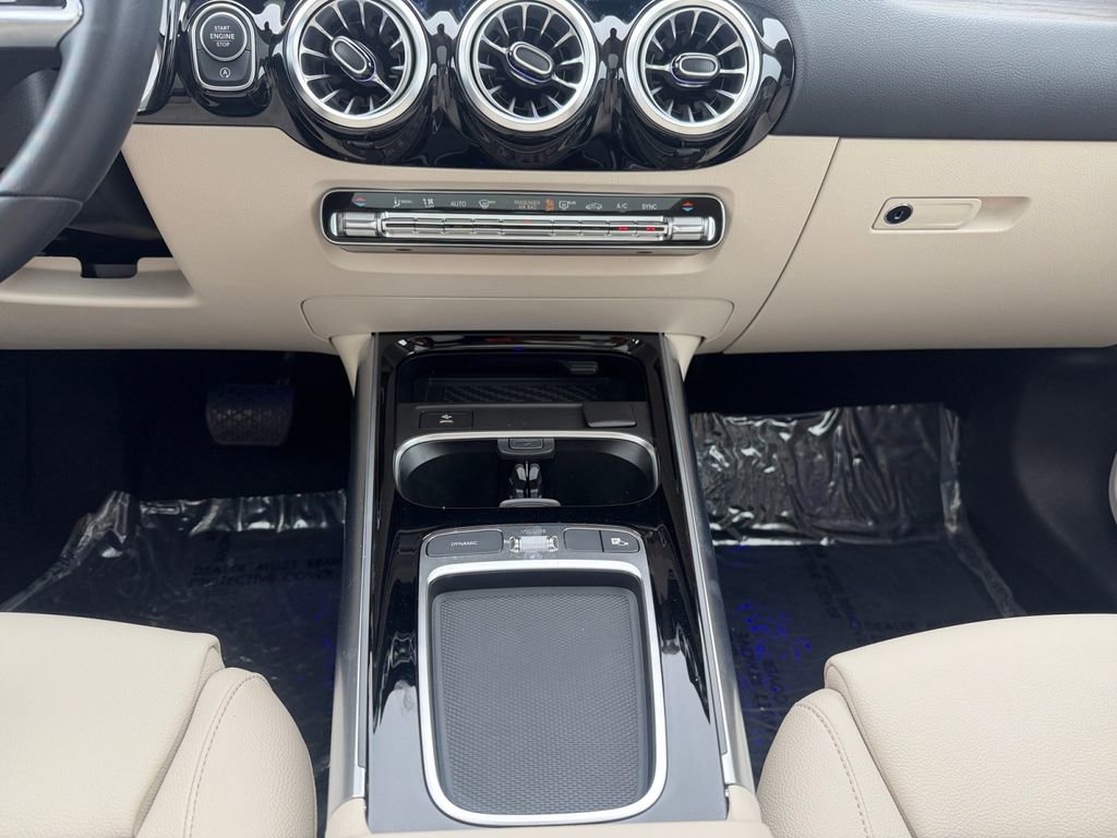 Certified 2025 Mercedes-Benz GLA 250 image 11