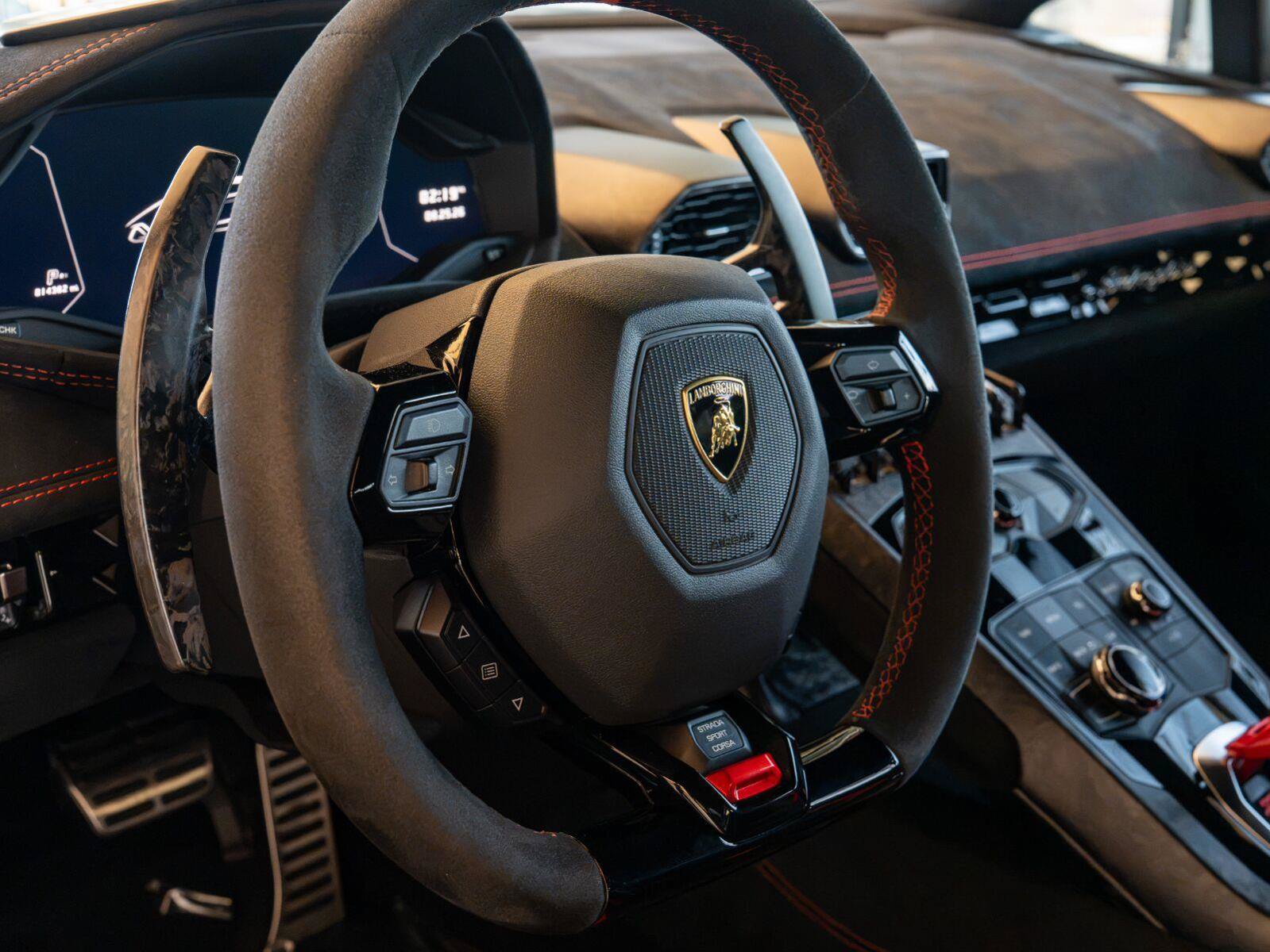 Used 2018 Lamborghini Huracan Performante AWD/4WD image 52