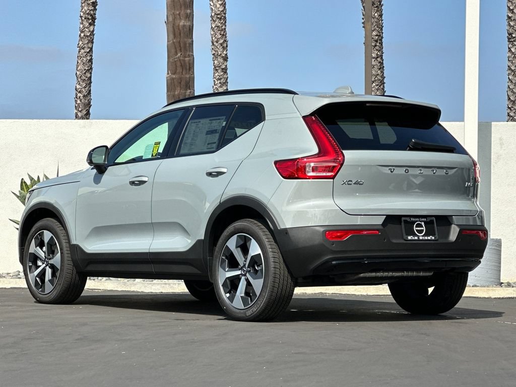 New 2026 Volvo XC40 B5 Plus w/ Protection Package Premier AWD/4WD image 3