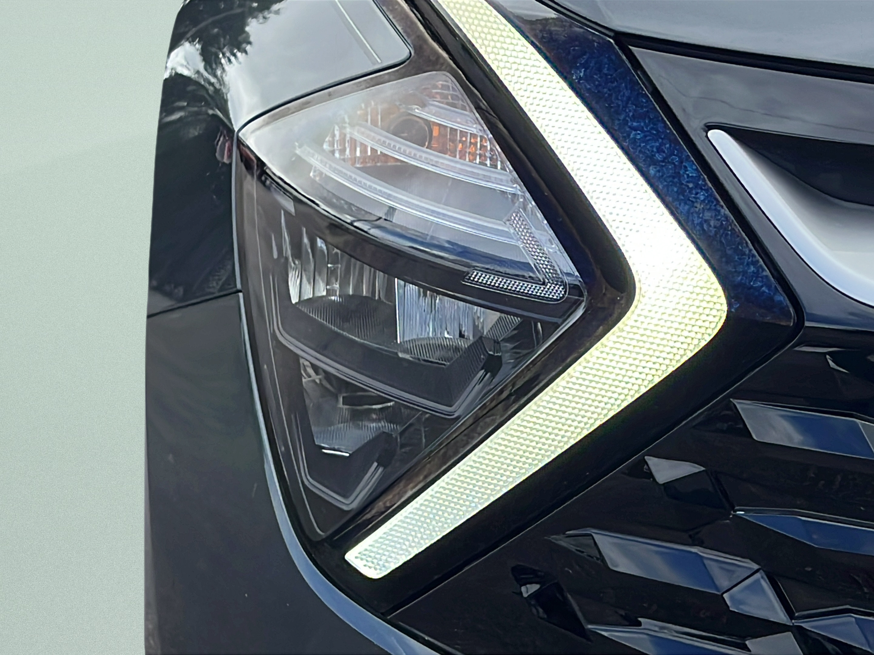 Certified 2023 Kia Sportage EX FWD image 9