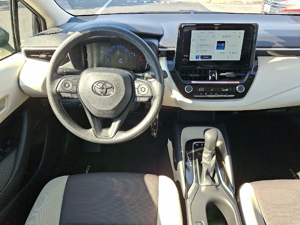Used 2027 Toyota Corolla LE FWD image 12