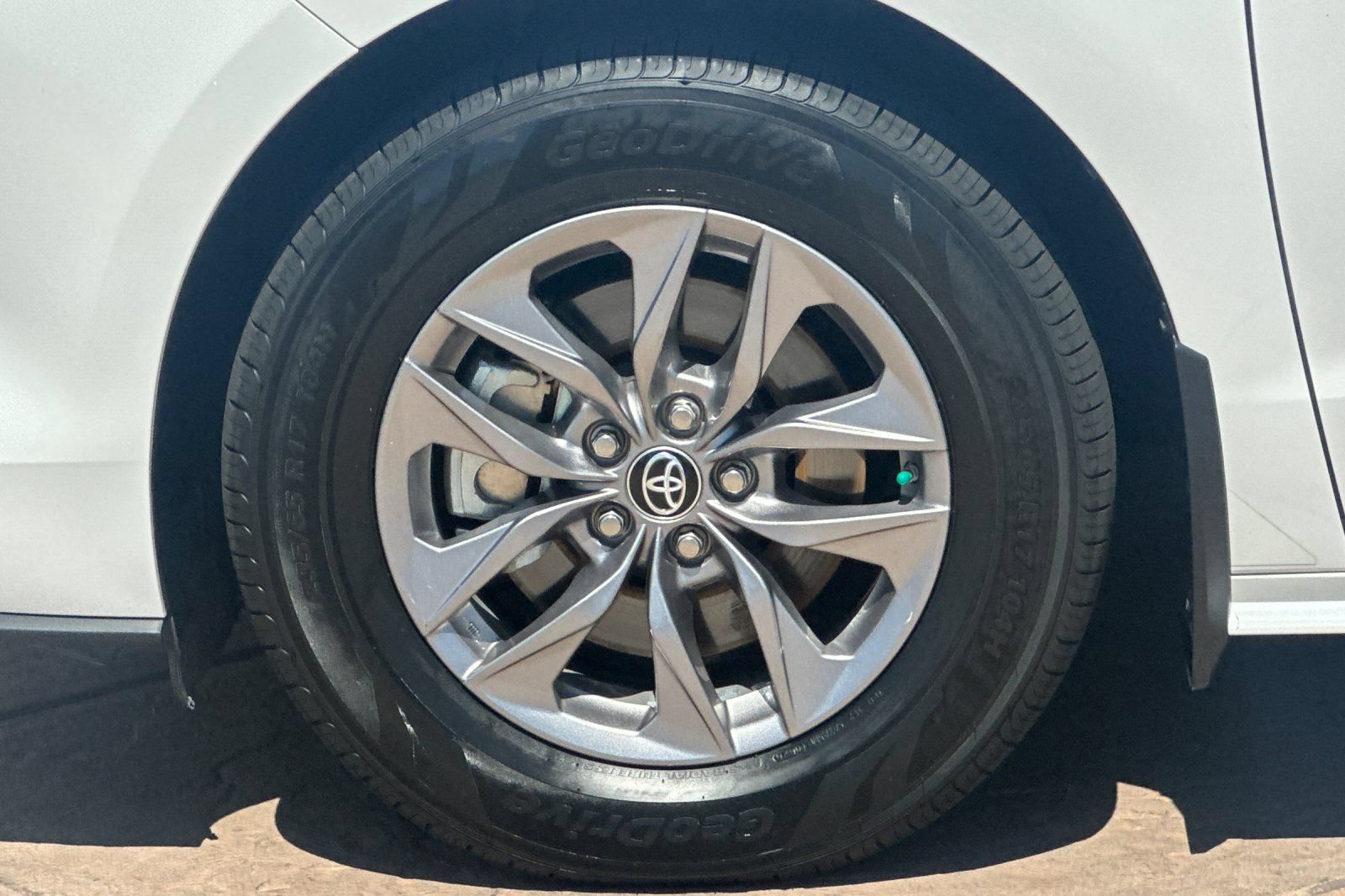 Certified 2024 Toyota Sienna LE AWD/4WD image 33