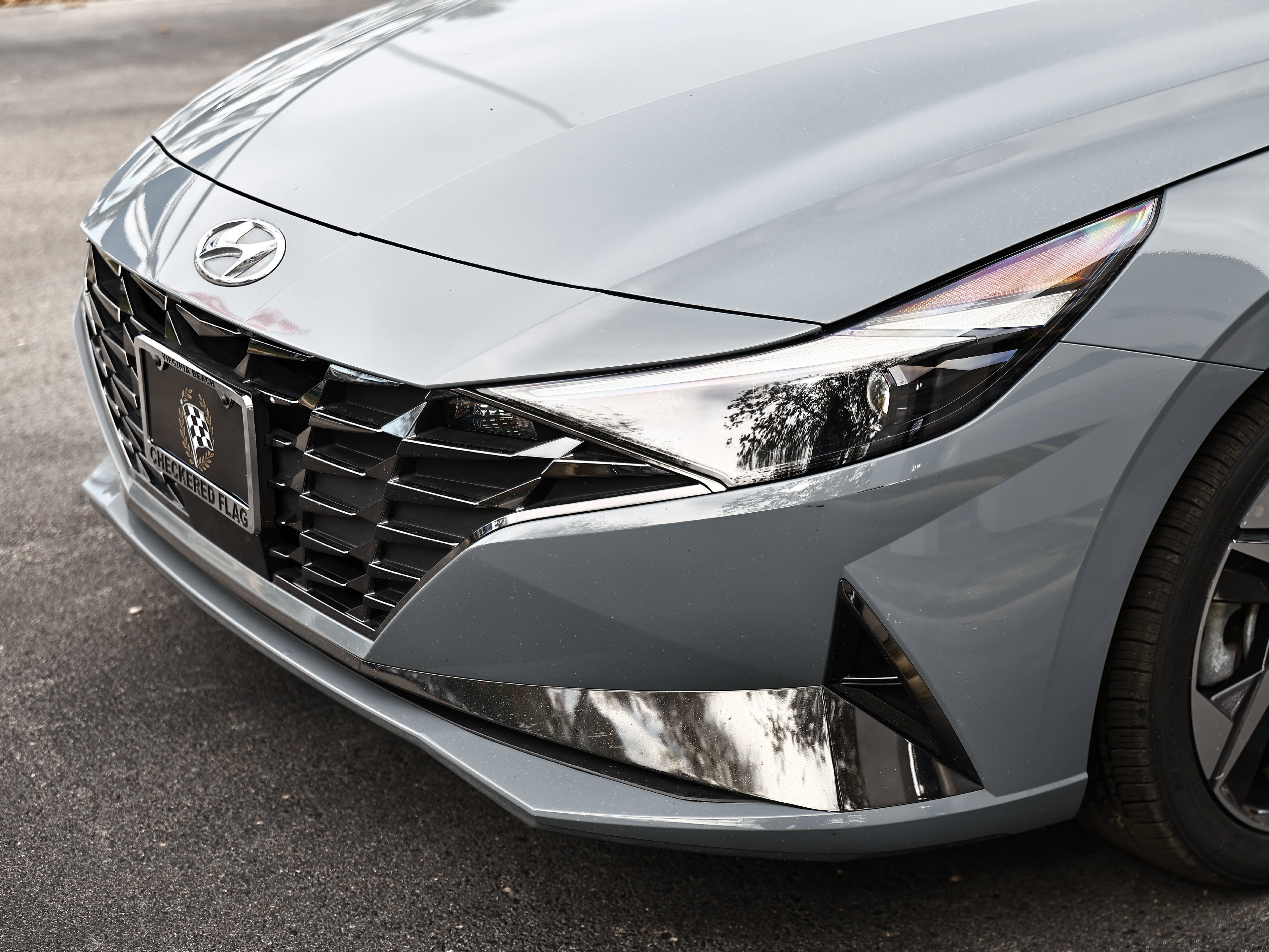 Used 2023 Hyundai Elantra Limited FWD image 12