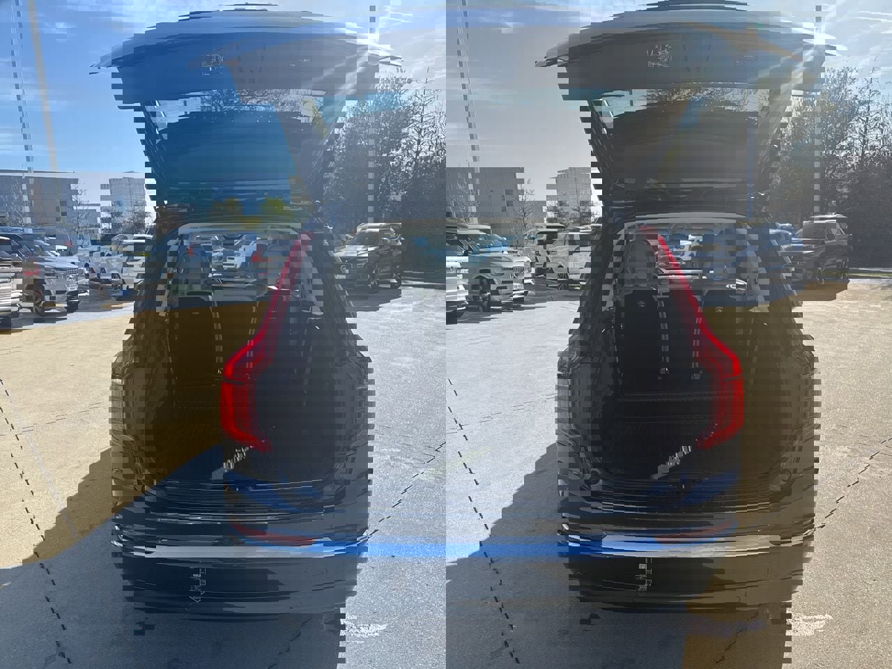 Certified 2023 Volvo XC90 B6 Plus w/ Protection Package Premier image 7