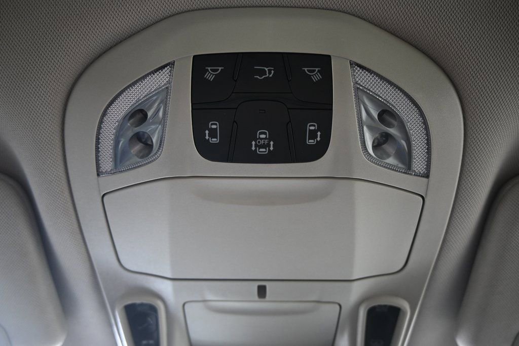 Used 2022 Chrysler Pacifica Limited image 33