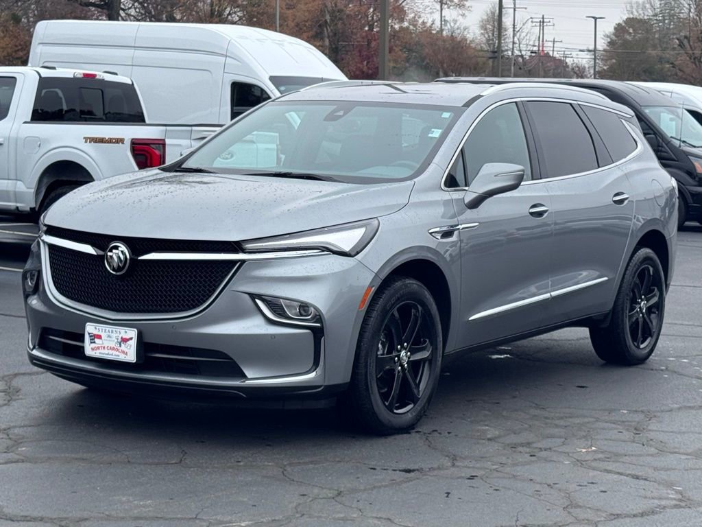 Used 2023 Buick Enclave Essence w/ Sport Touring Edition image 2