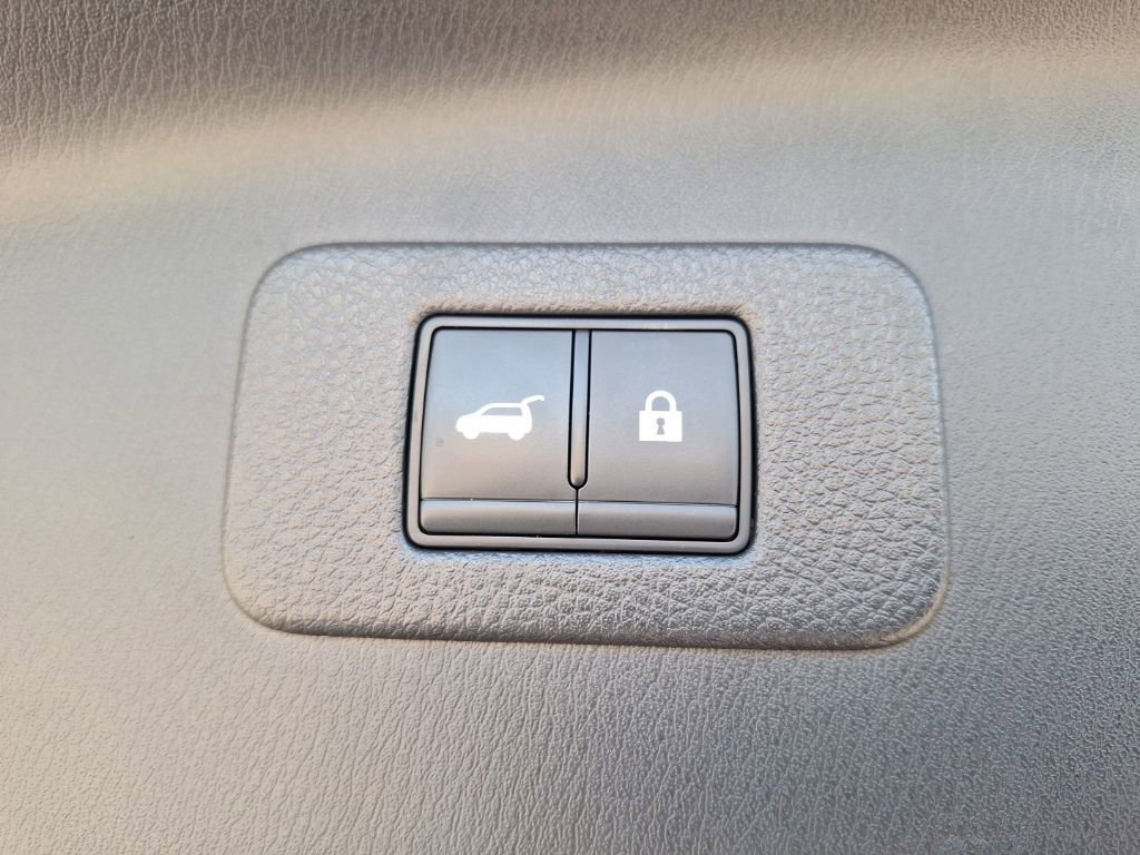 Used 2023 Nissan Armada SL image 30