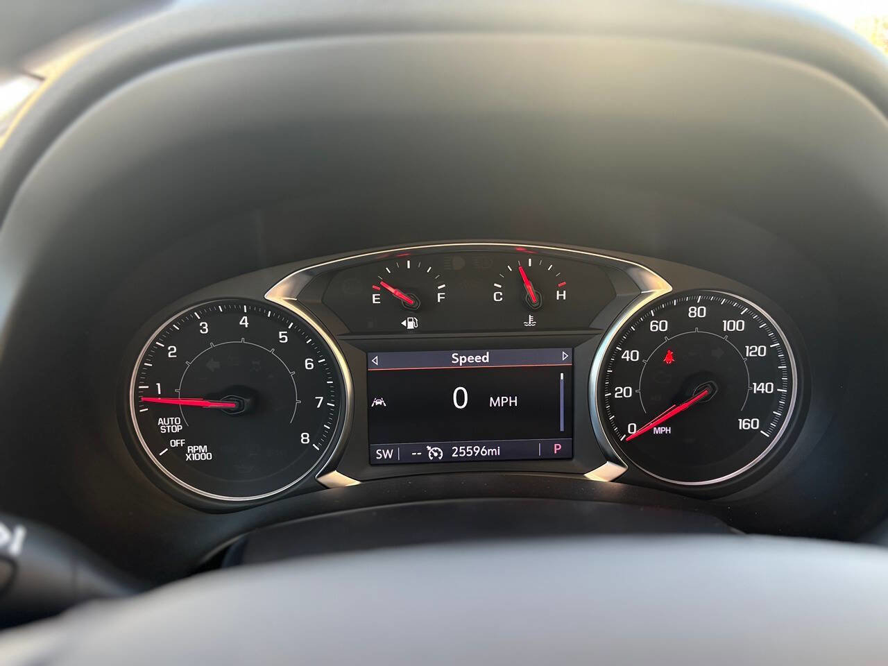 Used 2024 GMC Terrain SLT image 25