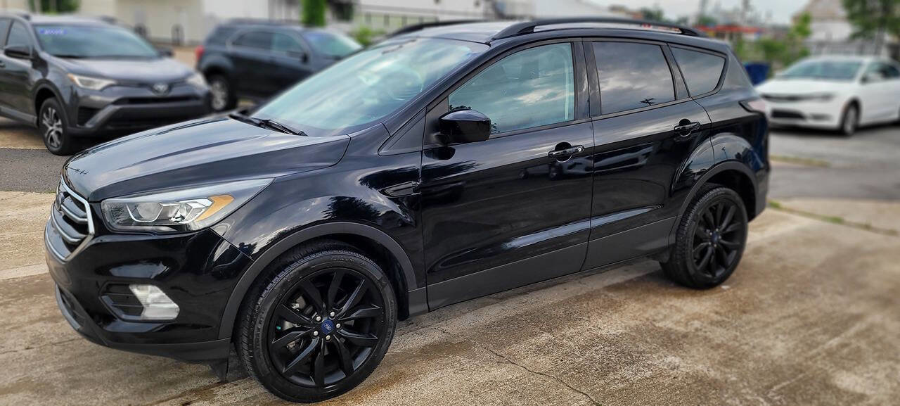 Used 2018 Ford Escape SE w/ SE Sport Appearance Package AWD/4WD image 2