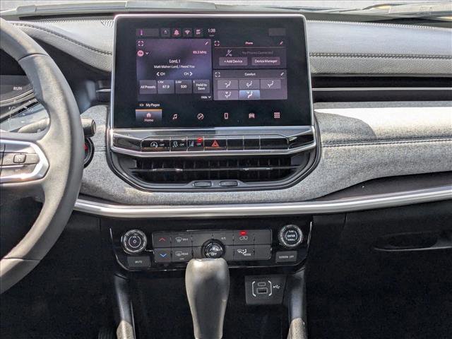 Used 2024 Jeep Compass Latitude image 14
