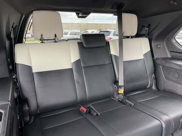 Used 2024 Toyota Sequoia Capstone AWD/4WD image 30