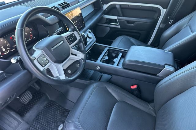 Used 2023 Land Rover Defender 130 SE image 9