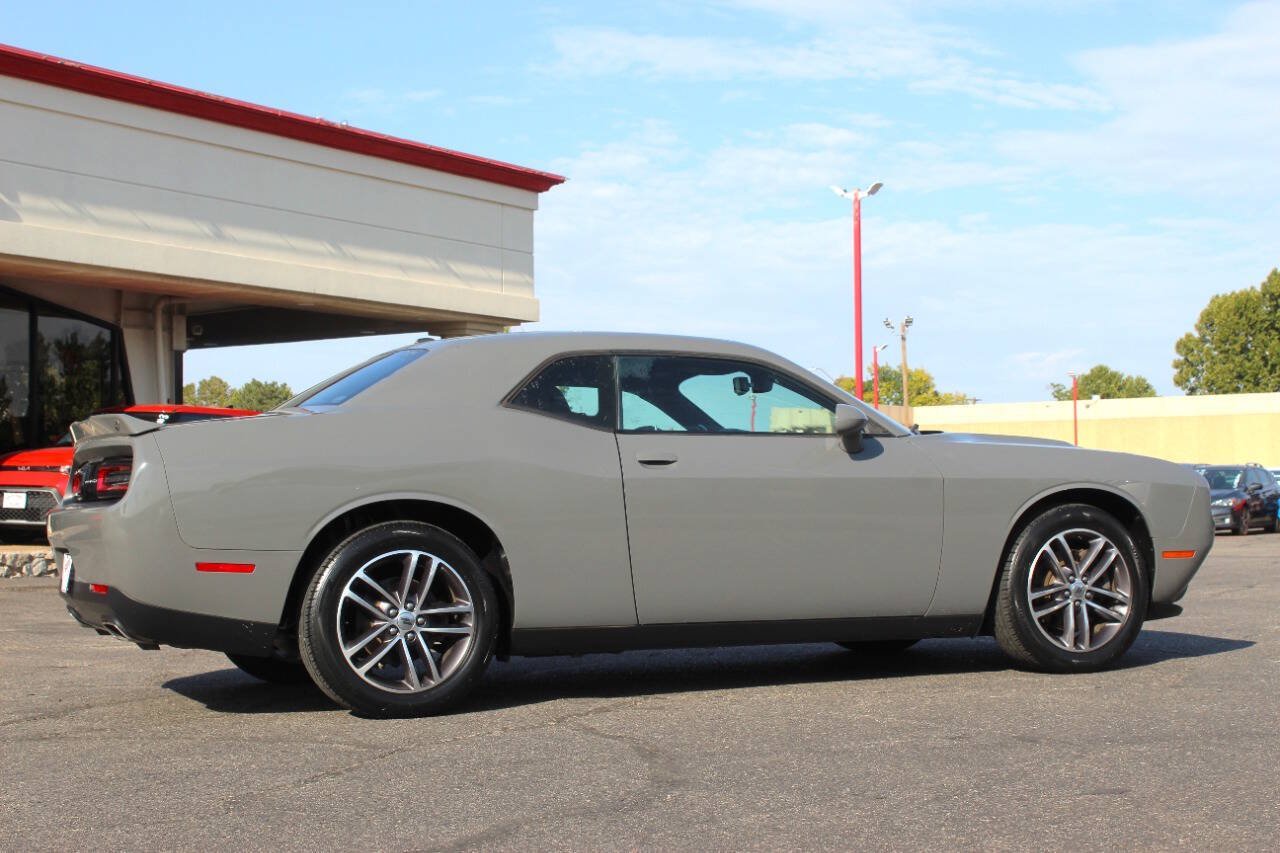 Used 2019 Dodge Challenger SXT AWD/4WD image 3