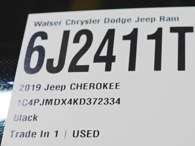Used 2019 Jeep Cherokee Limited AWD/4WD image 32