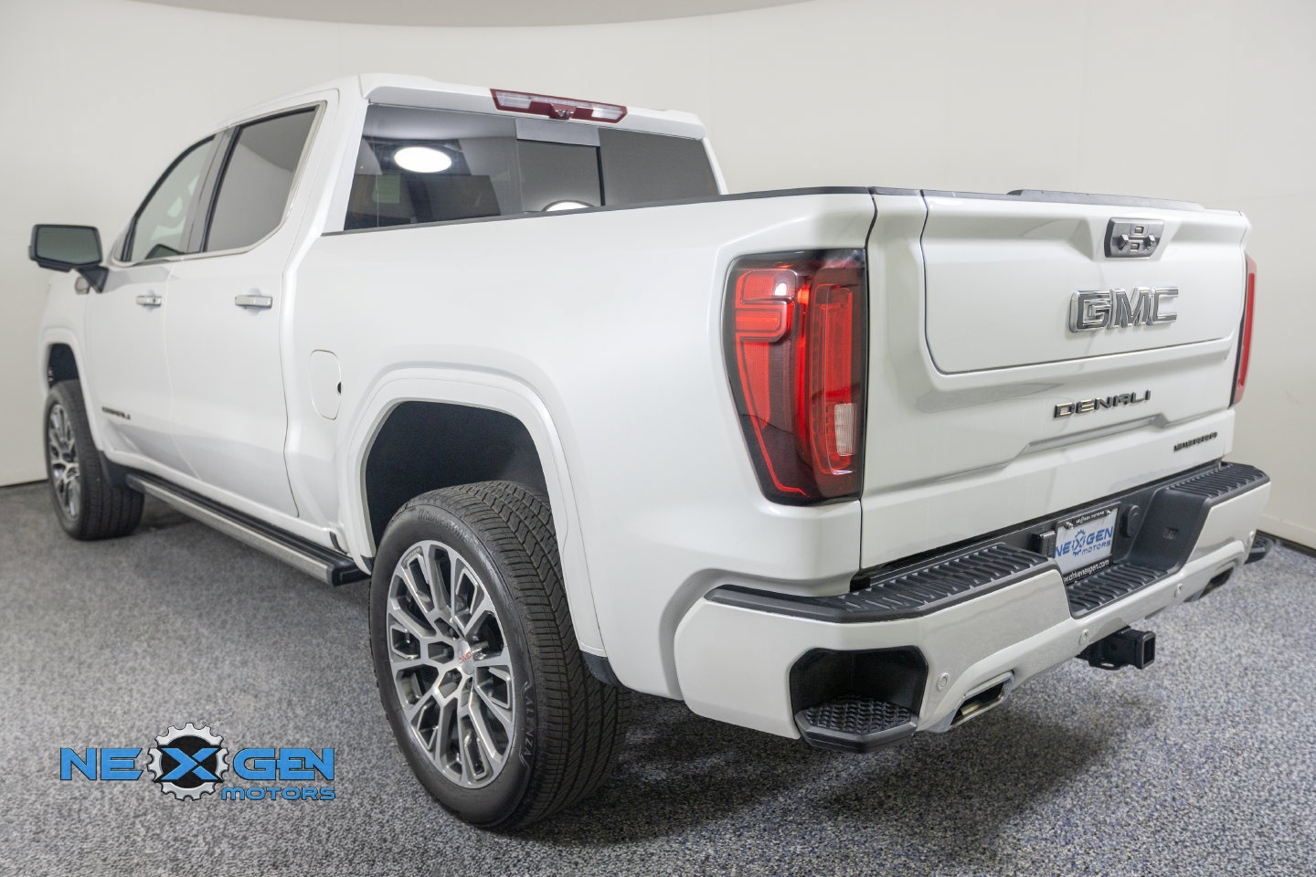 Used 2024 GMC Sierra 1500 Denali Ultimate AWD/4WD image 26
