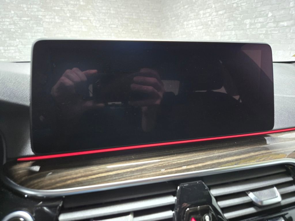 Used 2021 BMW 530e xDrive w/ M Sport Package image 21