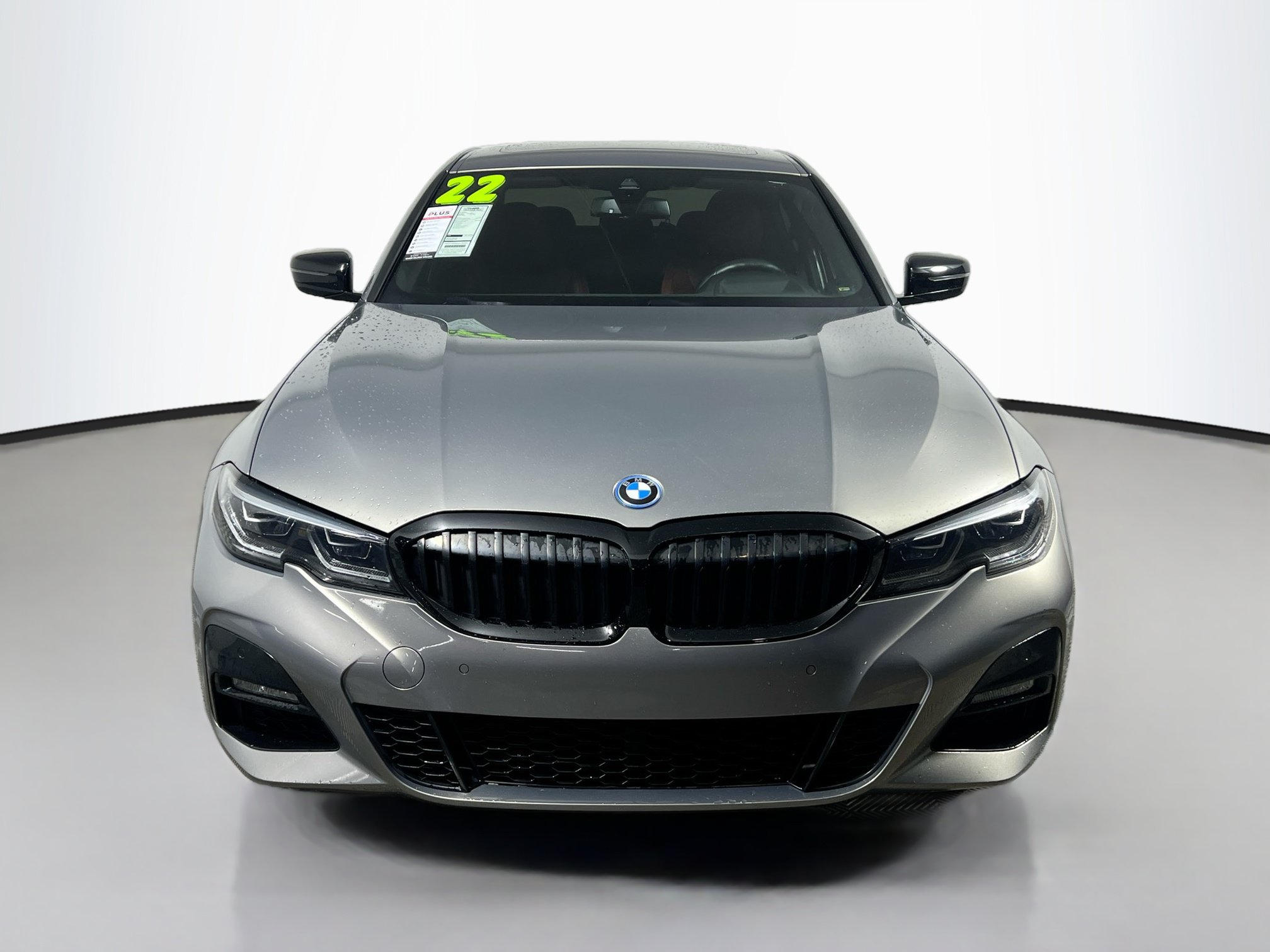 Used 2022 BMW 330e w/ M Sport Package RWD image 11