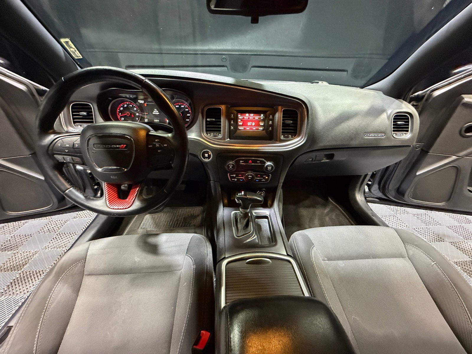 Used 2016 Dodge Charger SE image 20